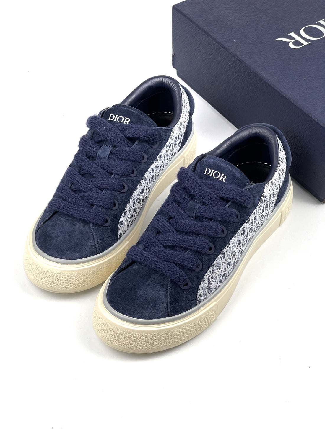 Dior B33