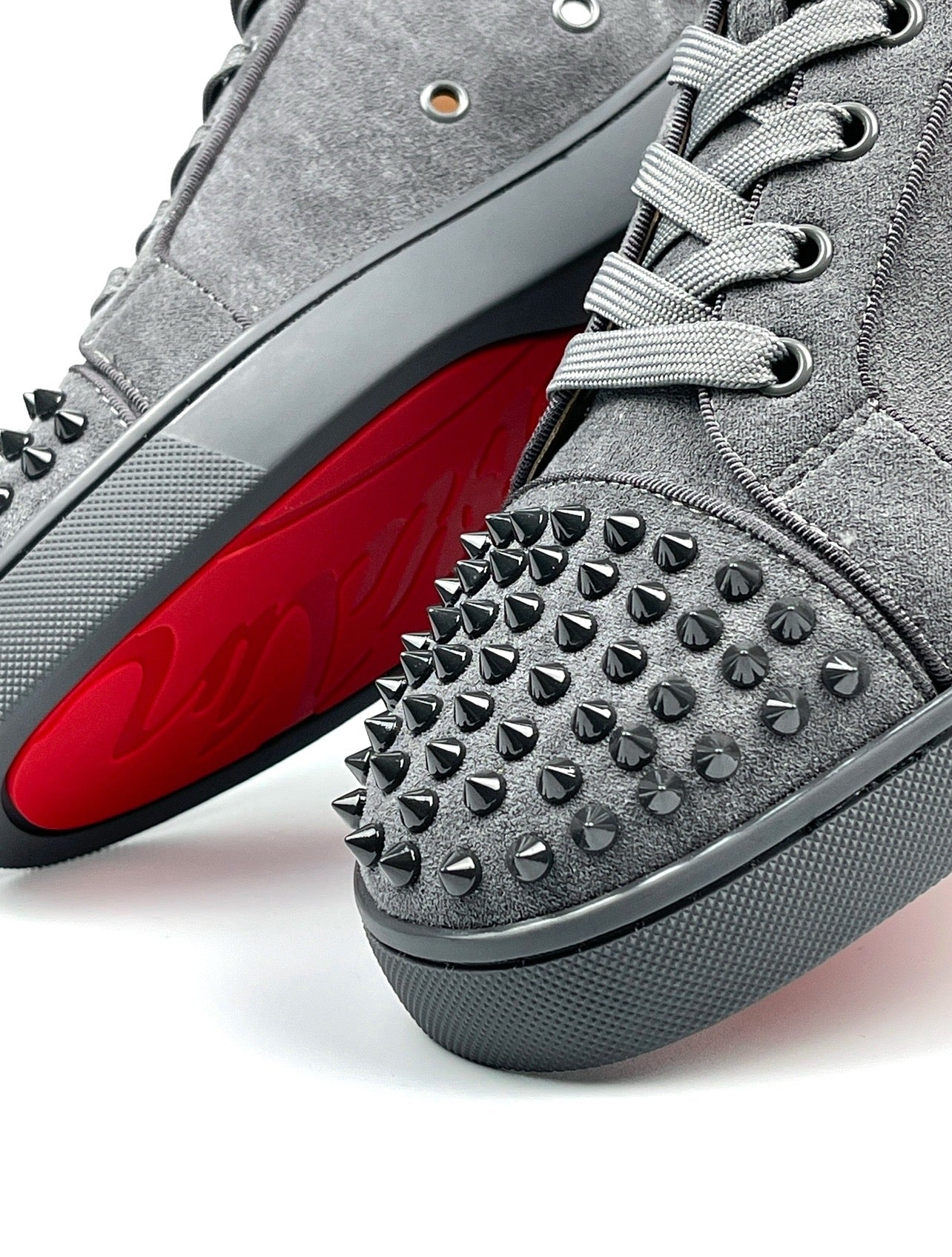 LOUBOUTIN КАДИФЕ СИВ