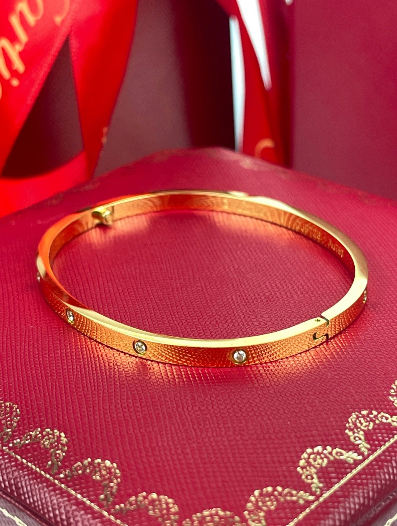 Cartier Love – тънка златна