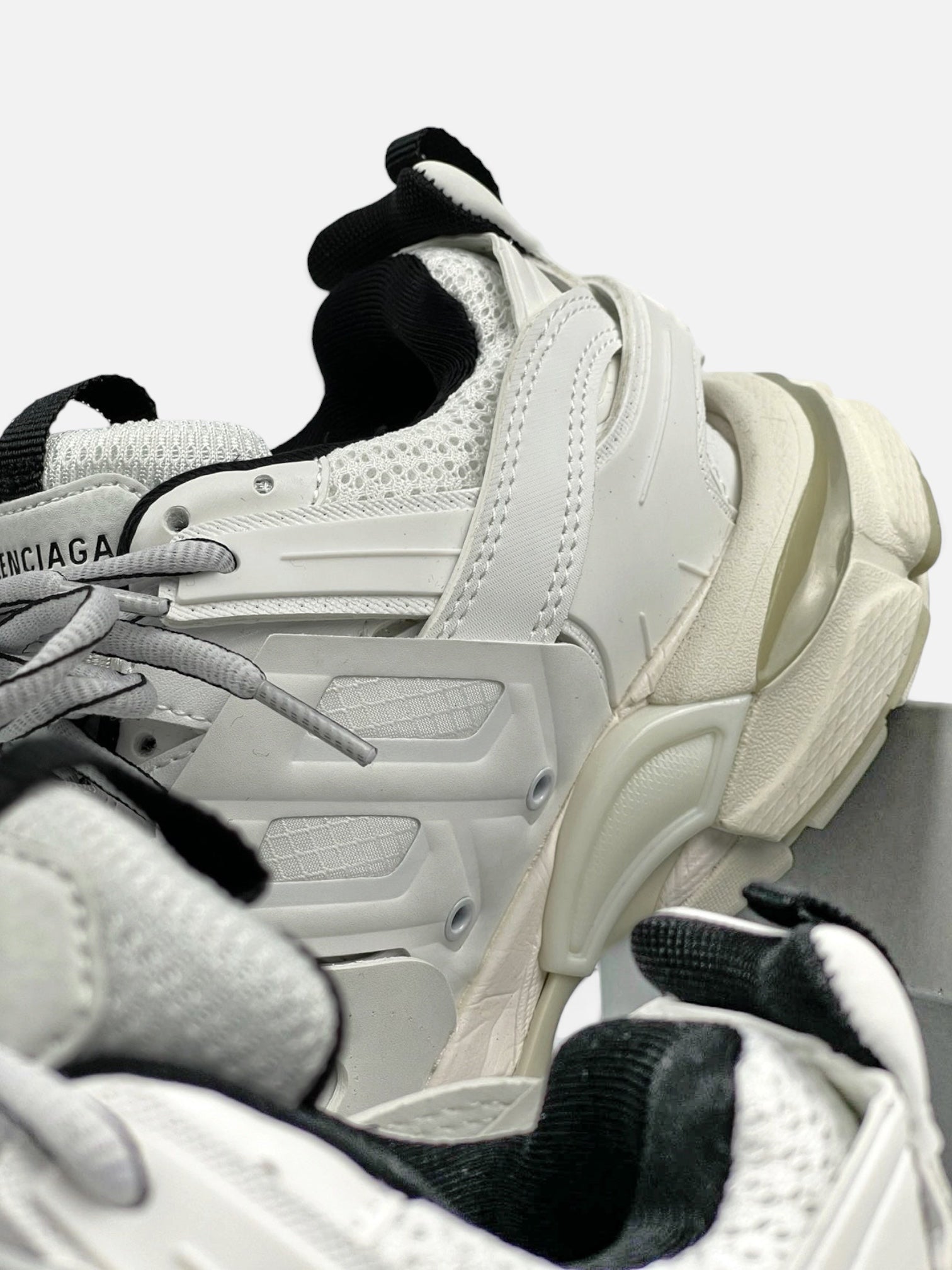 BALENCIAGA TRACK