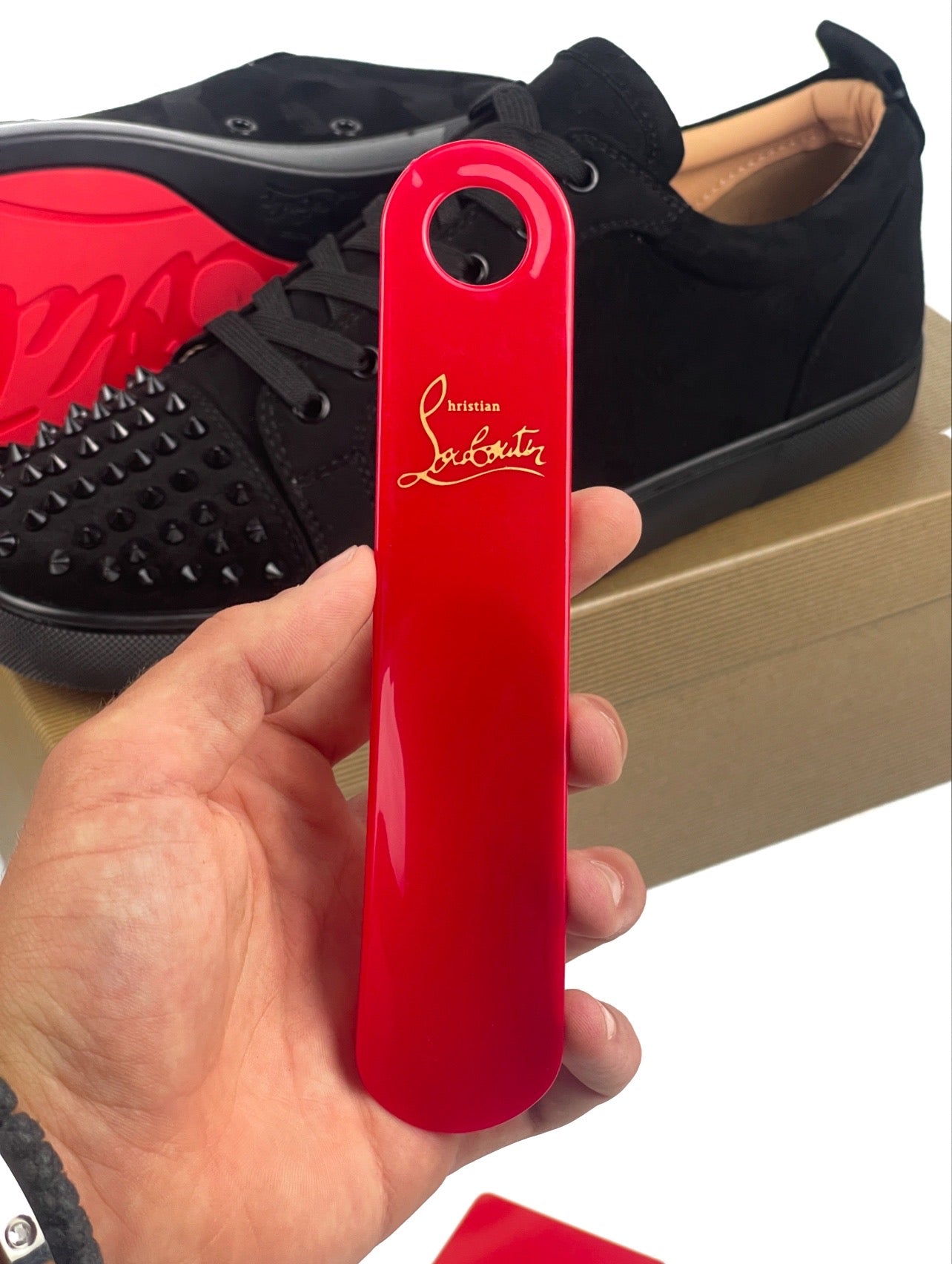 Louboutin Черно кадифе