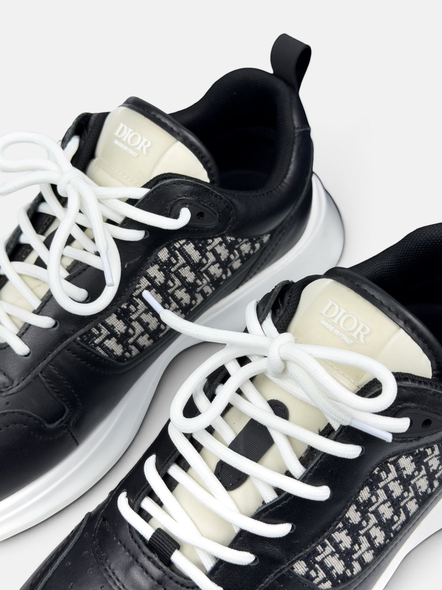 Dior B25