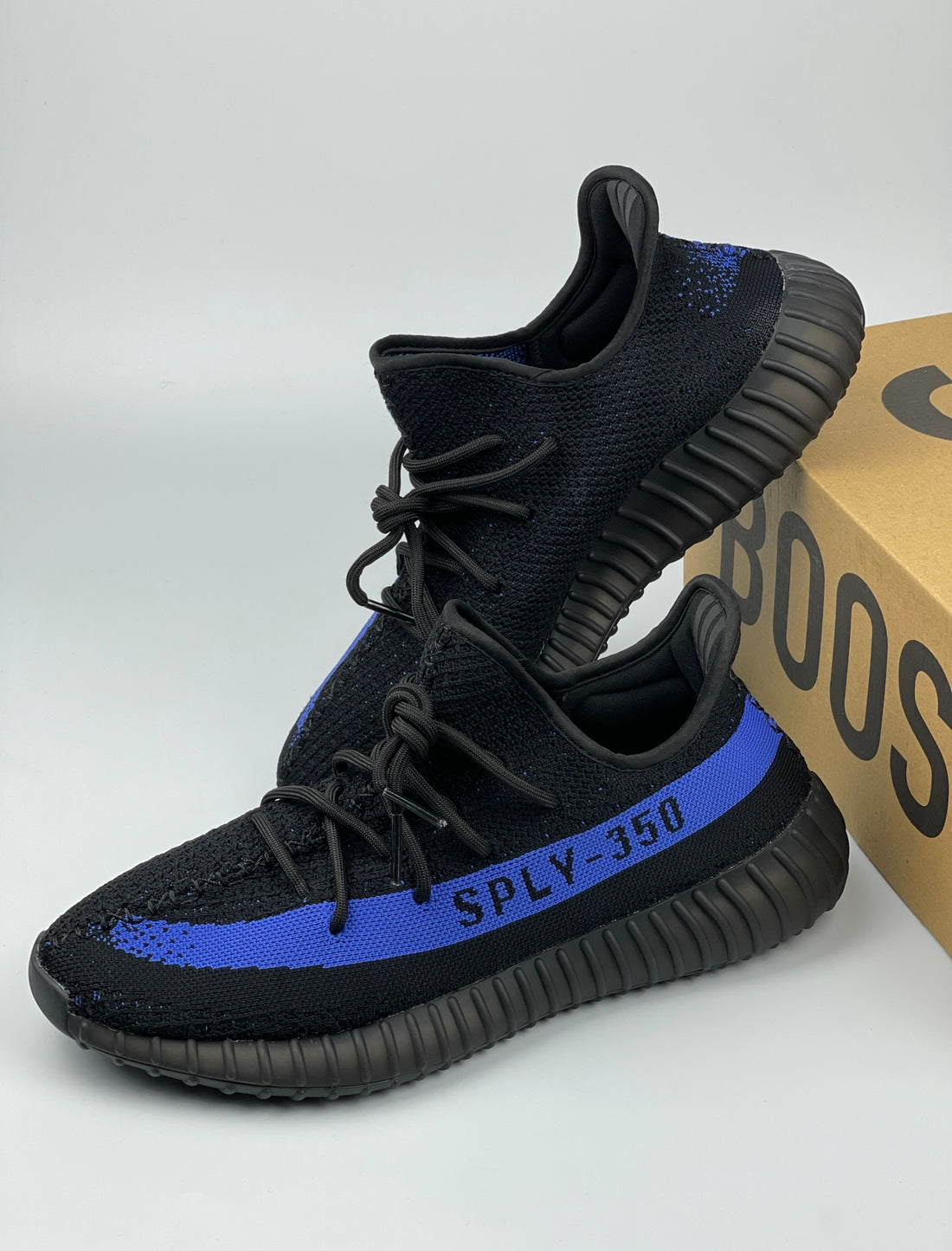 YEEZY 350 V2 DAZZLING BLUE DRIPLOCKER.BG