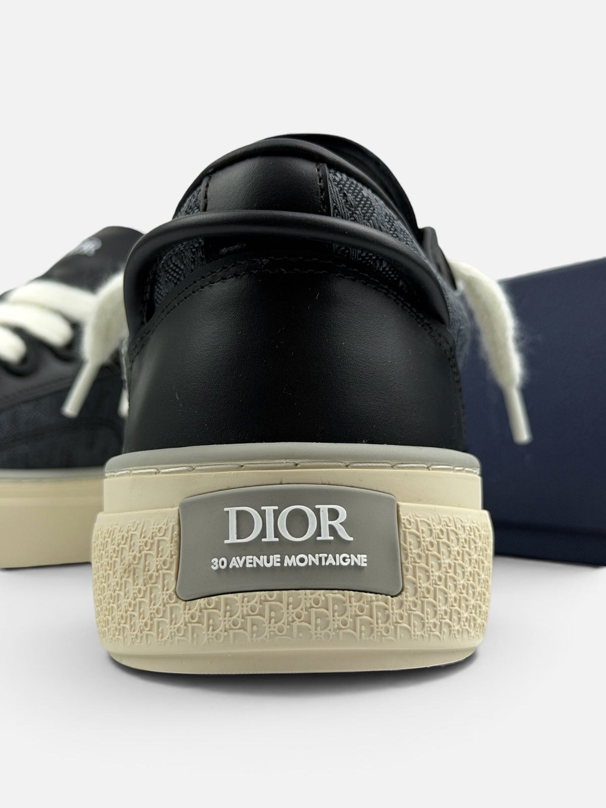 Dior B33