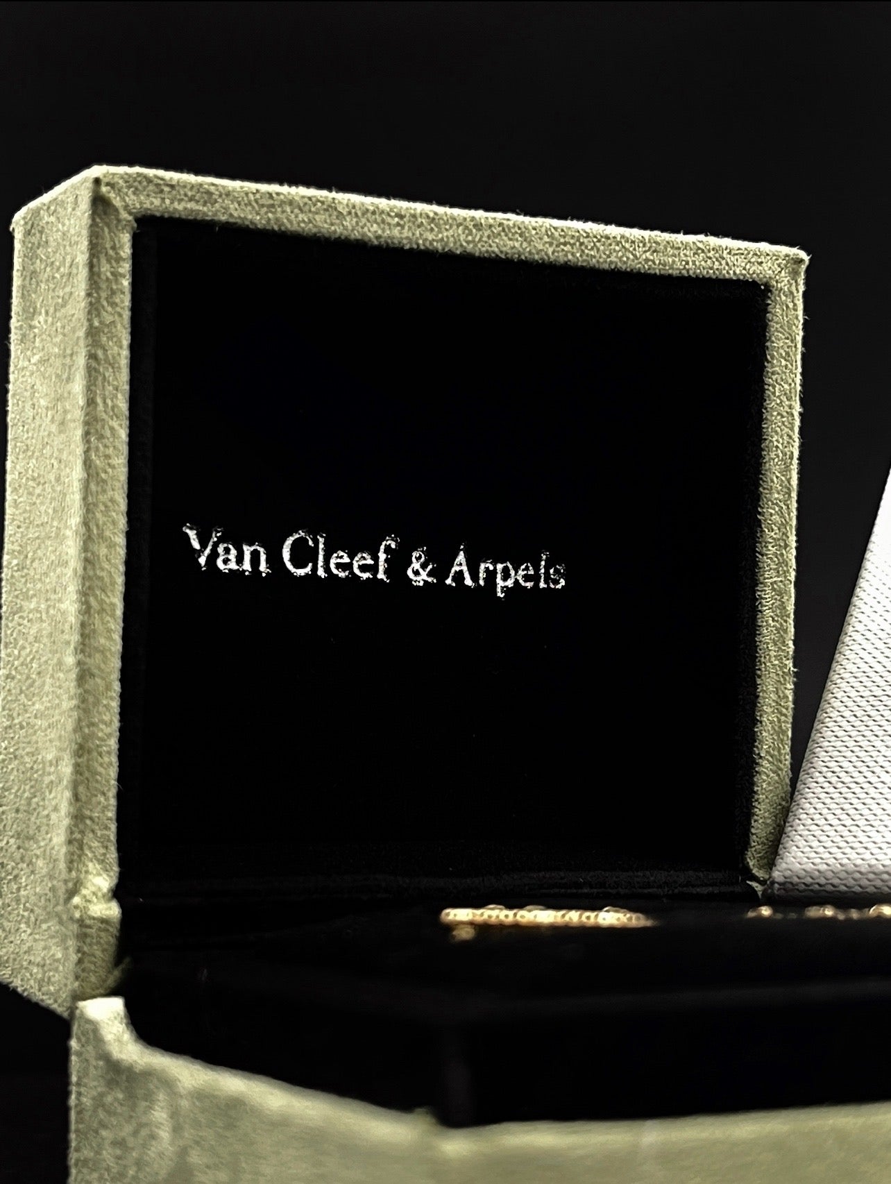 Обеци Van Cleef