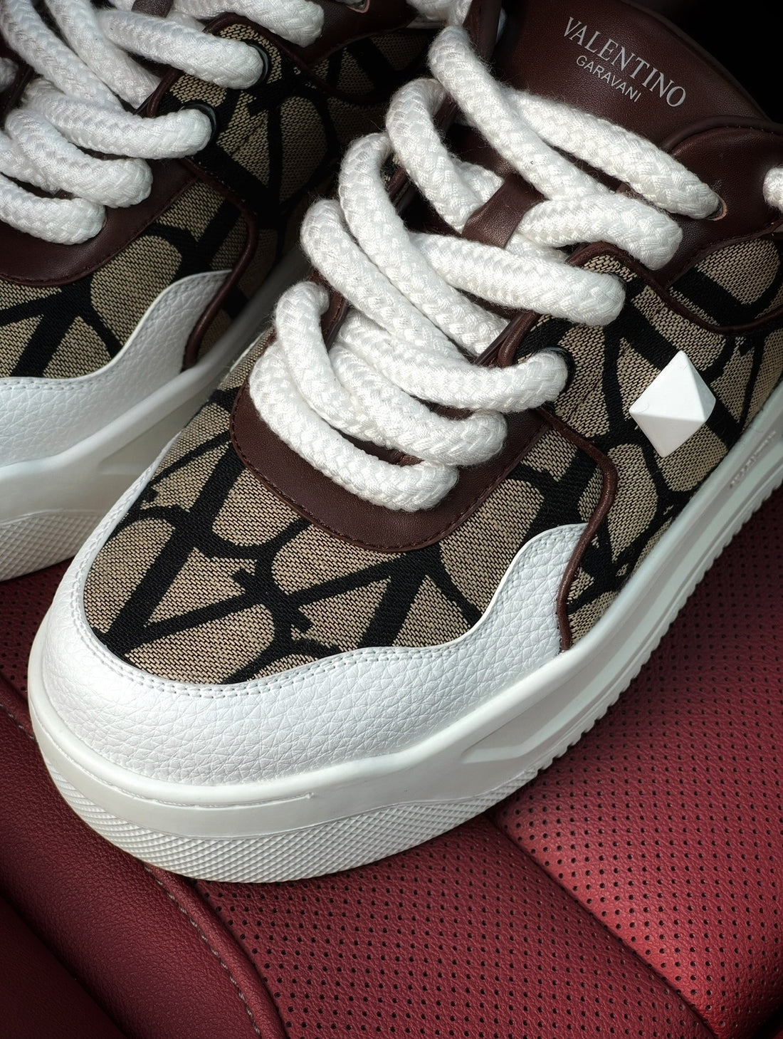 Valentino One Stud