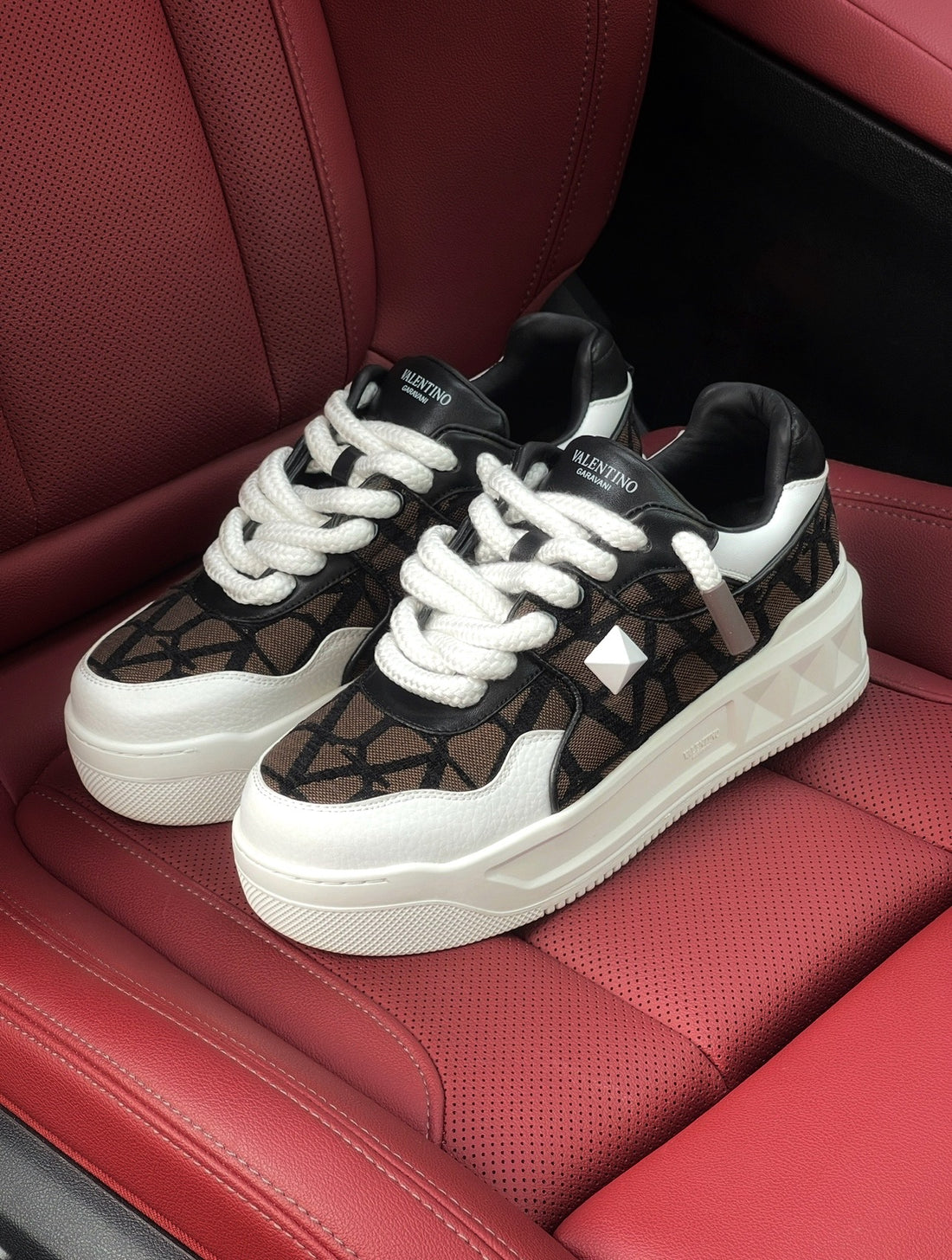 Valentino One Stud