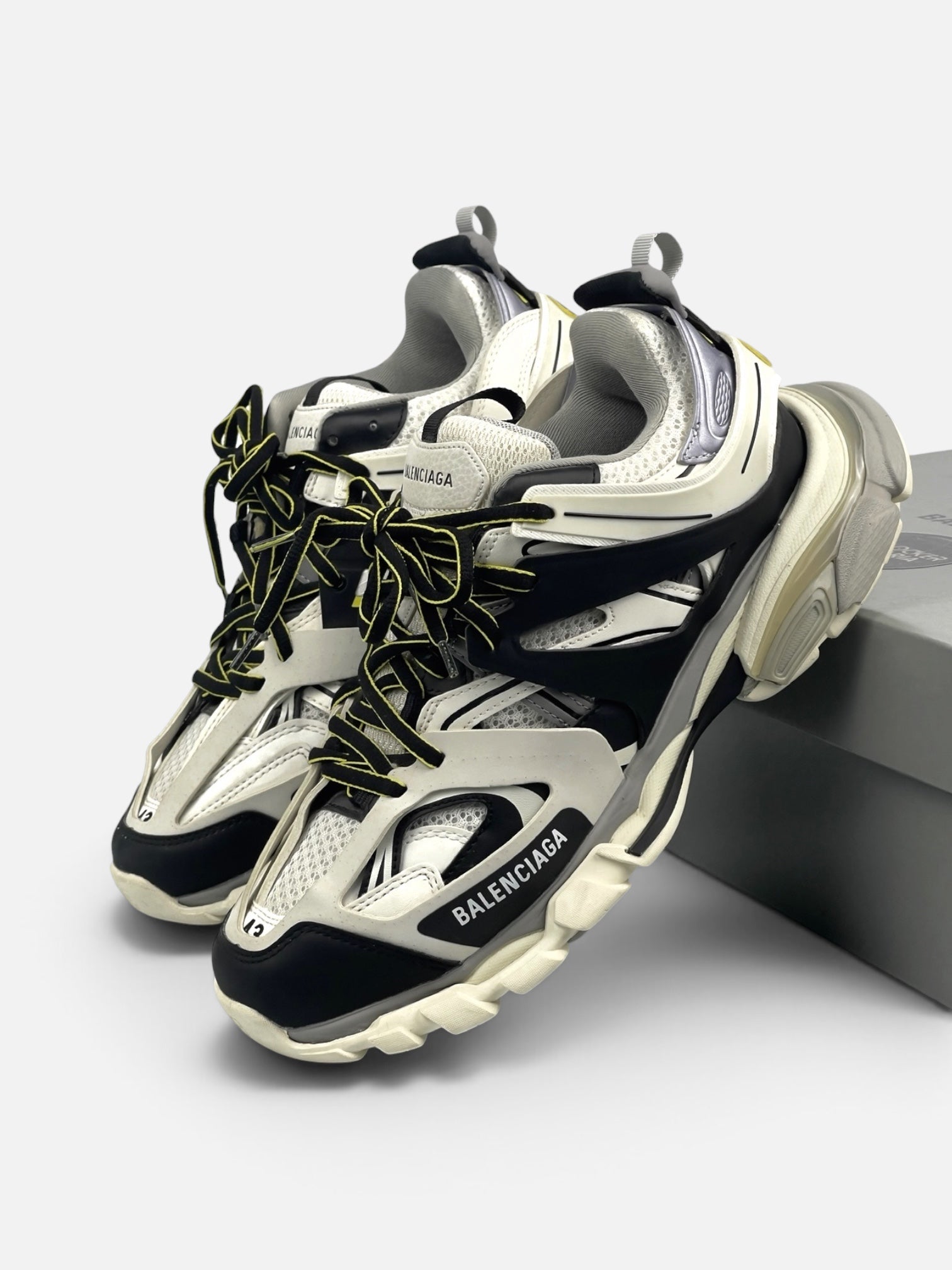 BALENCIAGA TRACK