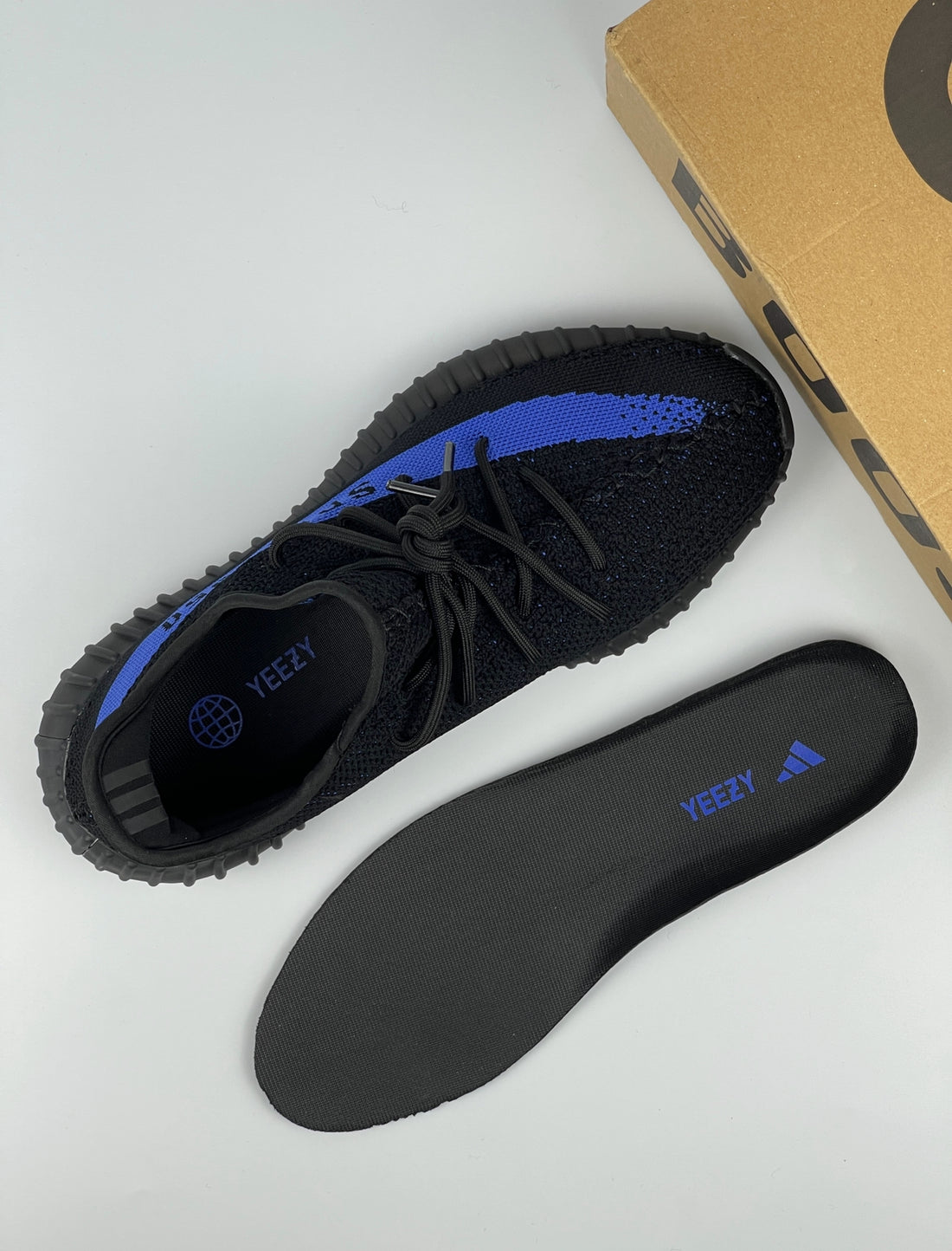 YEEZY 350 V2 DAZZLING BLUE DRIPLOCKER.BG