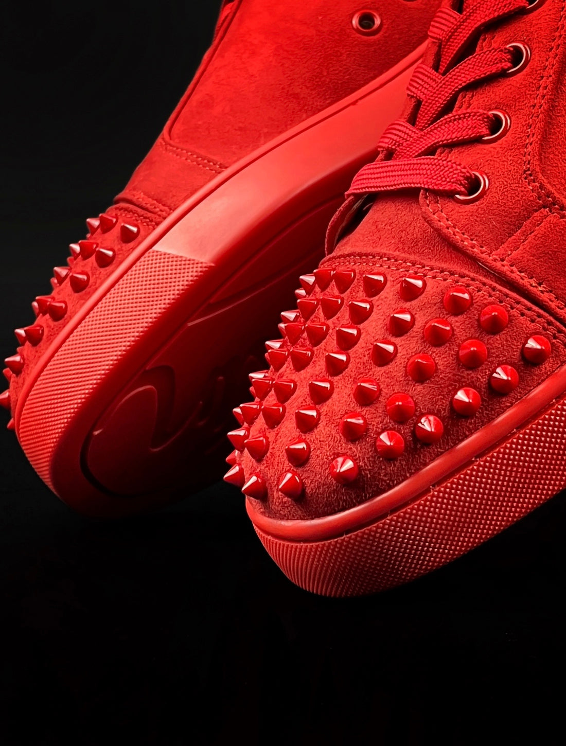 LOUBOUTIN RED VELOUR DRIPLOCKER.BG