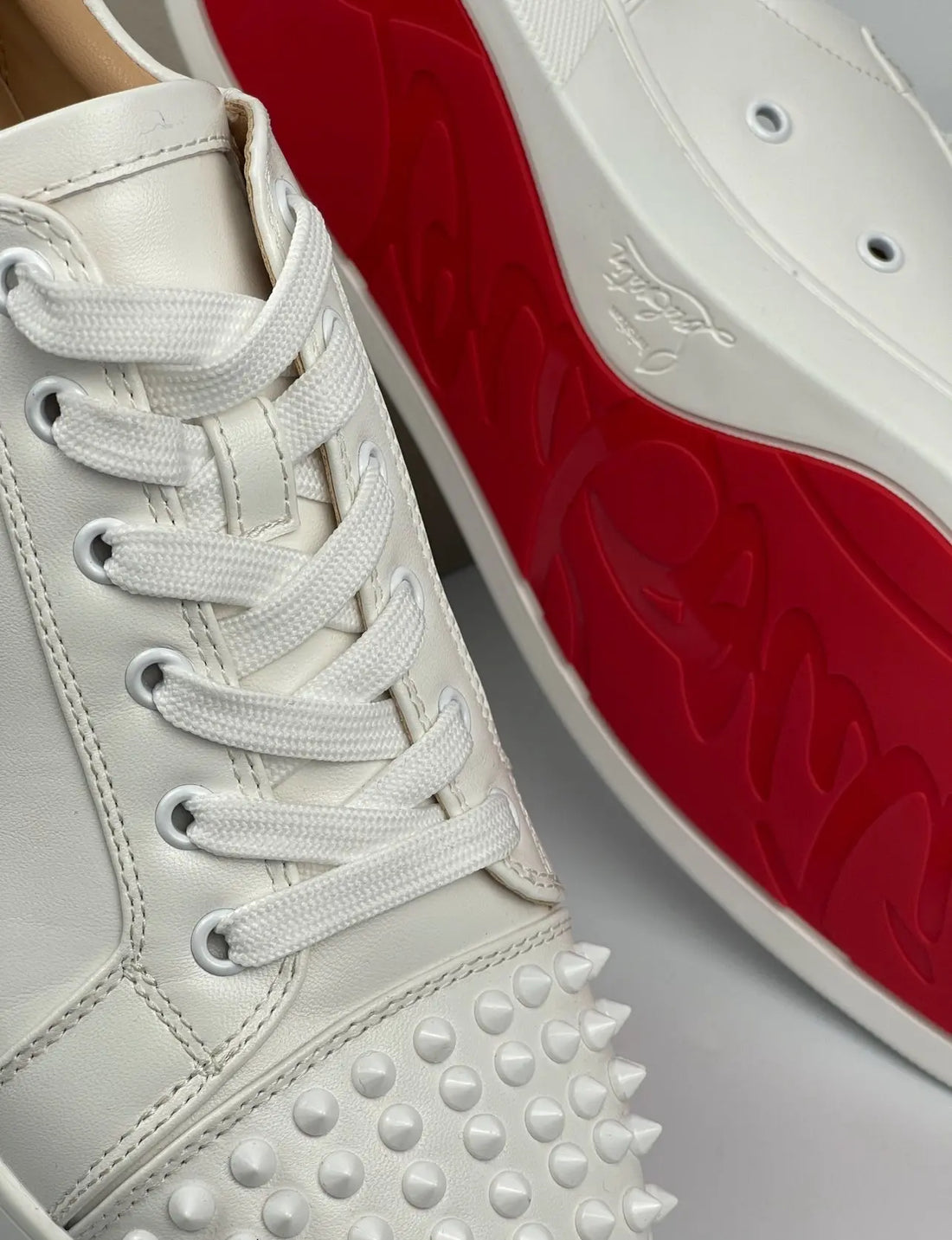 LOUBOUTIN WHITE LEATHER DRIPLOCKER.BG