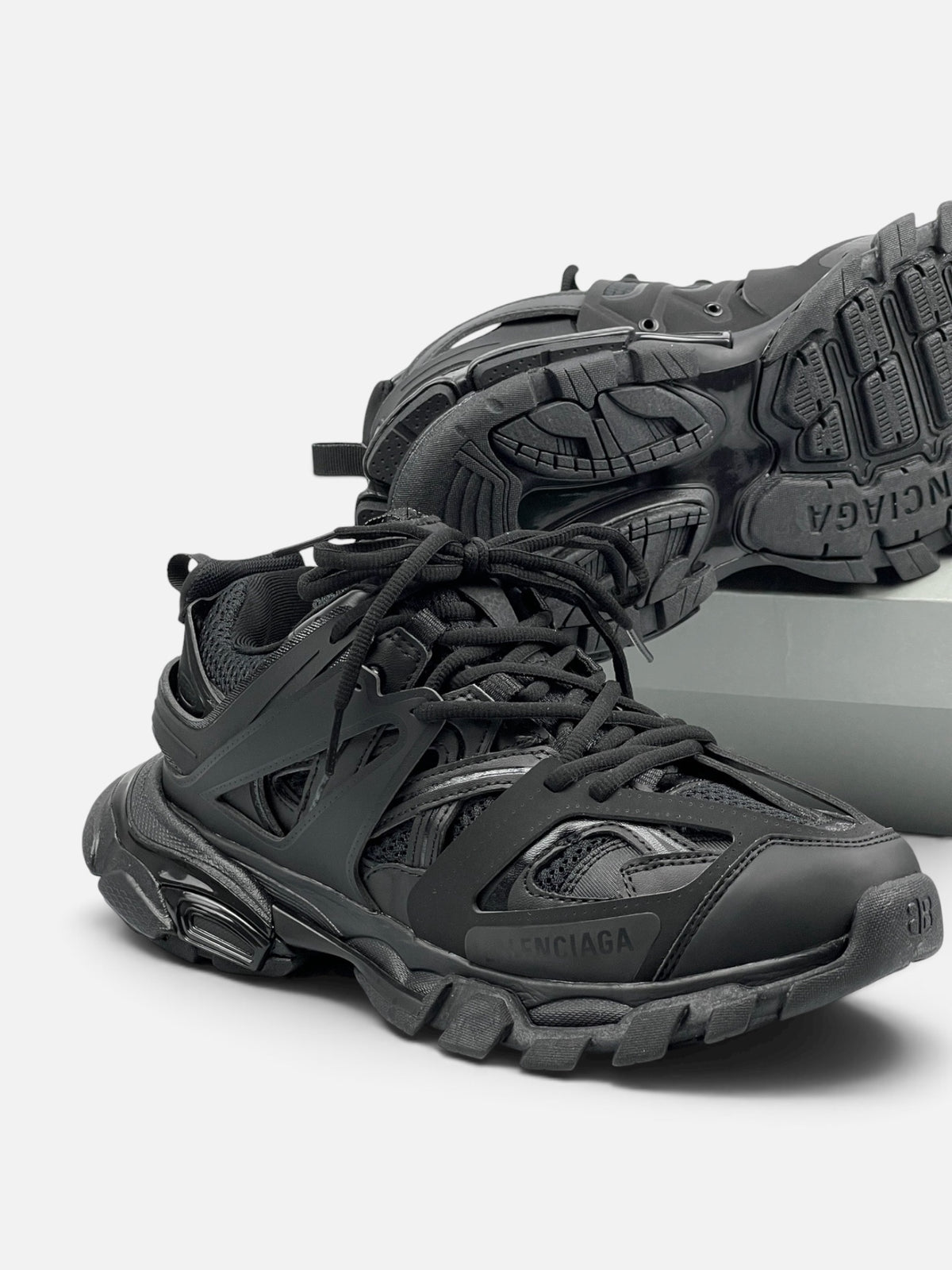 BALENCIAGA TRACK