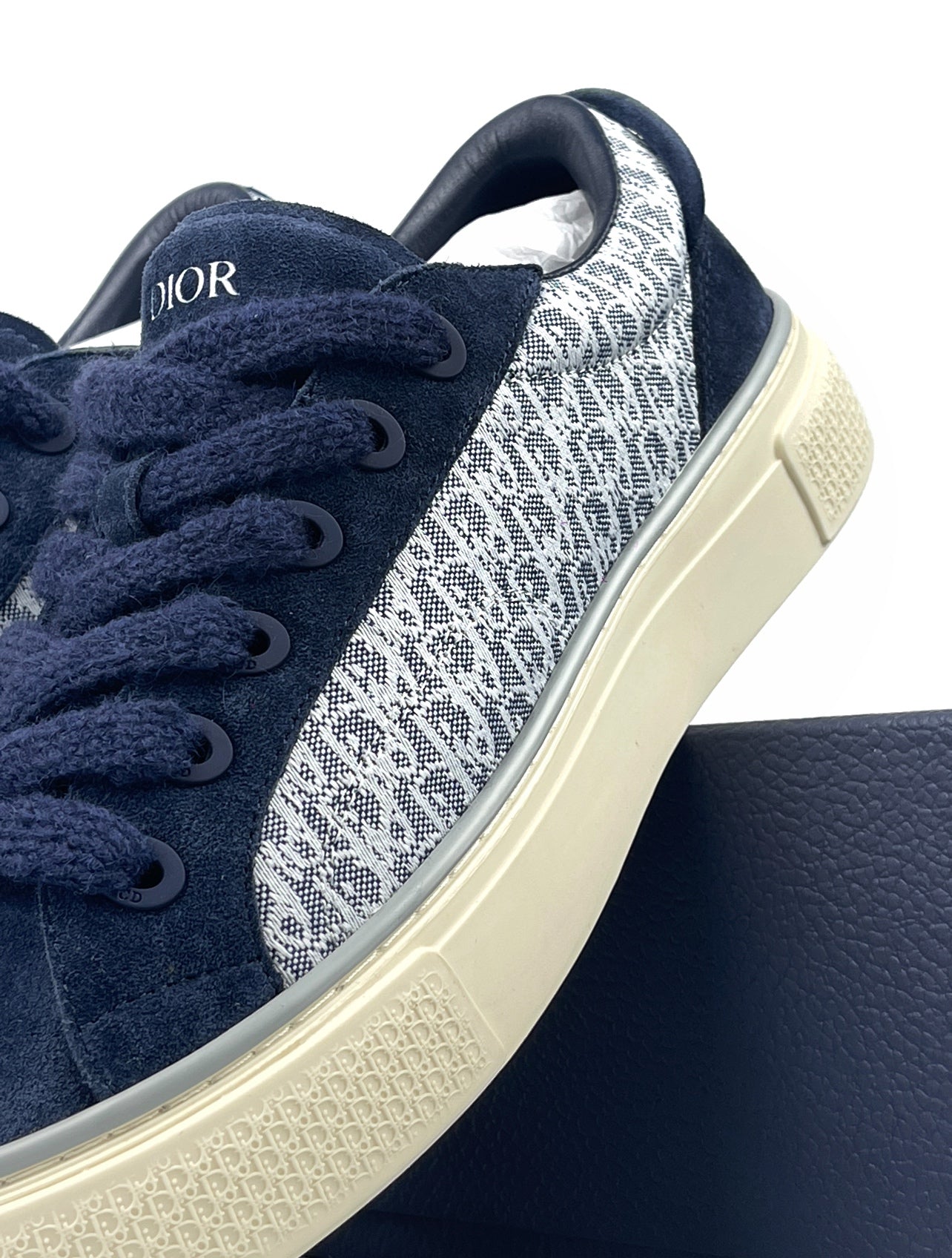 Dior B33