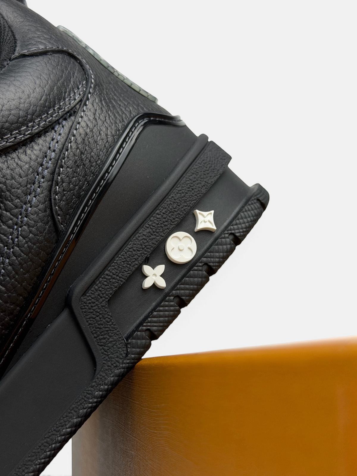 LV Skate