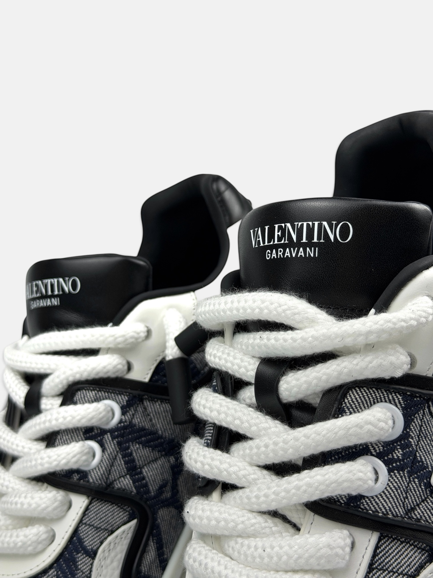 Valentino One Stud